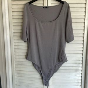SHEIN Gray Scoop Neck Short Sleeve Bodysuit, Size 2XL